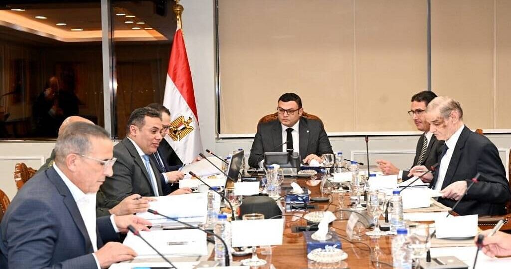 وزير-الإسكان-إعفاء-جزئي-من-غرامة-تأخير-تنفيذ-مشروعات-التنمية-والاستثمار-السياحي.jpg